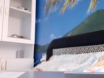 Blondemisi Chaturbate stream image from January 22, 2025