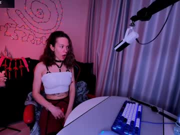 Divinebite Chaturbate stream image from January 22, 2025