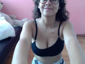 Mora_Haze Chaturbate stream image from January 22, 2025