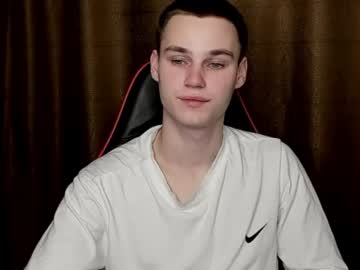 Robert10211 Chaturbate stream image from January 22, 2025