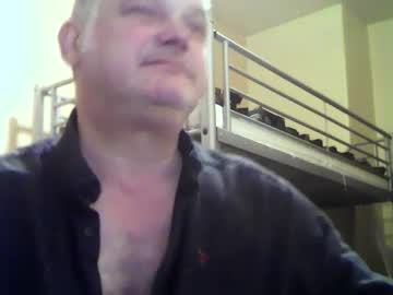 Englishguysurrey Chaturbate stream image from January 22, 2025