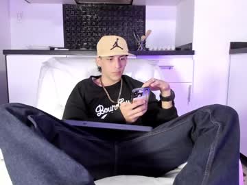 Vincenthunter Chaturbate stream image from January 22, 2025