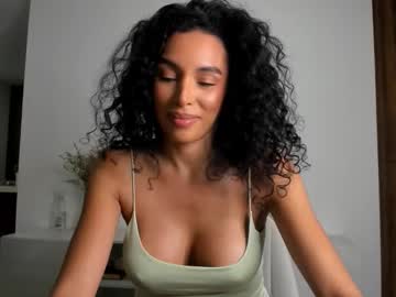 Im_Ari Chaturbate stream image from January 22, 2025