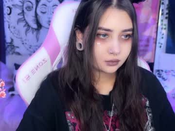 Kira_Yung Chaturbate stream image from January 23, 2025