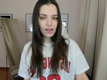 Suzyjames Chaturbate stream image from January 23, 2025