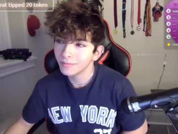 Chiwawatop Chaturbate stream image from January 23, 2025