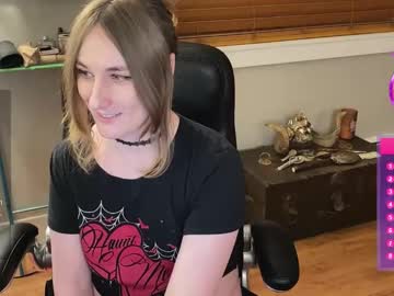 Luluv Chaturbate stream image from January 23, 2025
