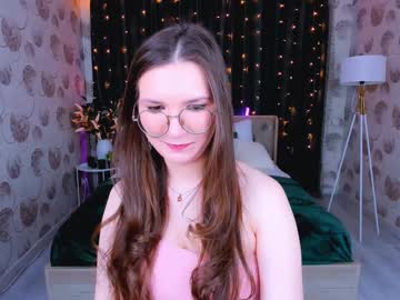 Shineshyness Chaturbate stream image from January 23, 2025