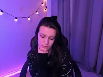 Kiminonawwa Chaturbate stream image from January 23, 2025