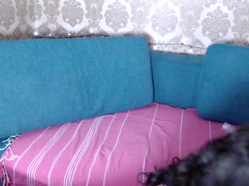 Louise_Phlox Chaturbate stream image from January 23, 2025