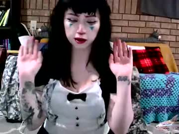 Laylakills Chaturbate stream image from January 23, 2025