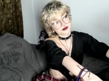 Redvelvettyy Chaturbate stream image from January 23, 2025