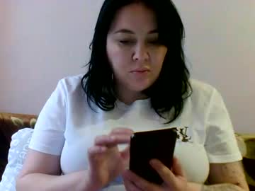 Rousemissx Chaturbate stream image from January 23, 2025