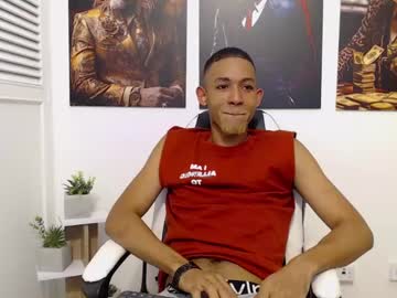 Bentowilliams Chaturbate stream image from January 23, 2025
