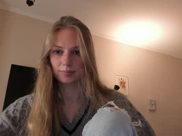 Magic_Couple13 Chaturbate stream image from January 23, 2025