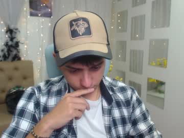 Filipdaviex Chaturbate stream image from January 23, 2025