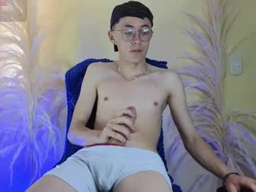 Elian_Cooper18 Chaturbate stream image from January 23, 2025