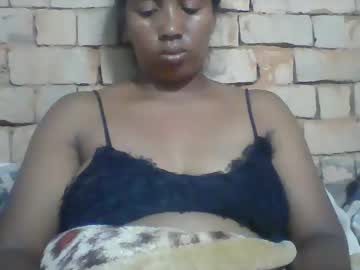 Janetsun Chaturbate stream image from January 23, 2025