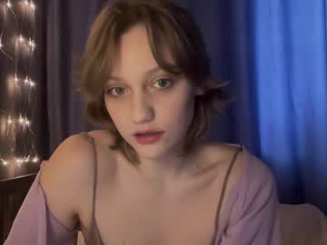 Poly_Moonlight Chaturbate stream image from January 23, 2025