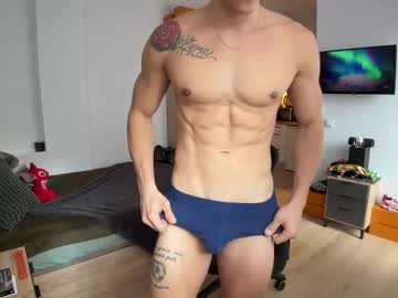 Duncancollins Chaturbate stream image from January 23, 2025