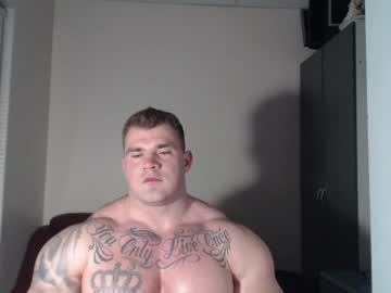 Jackyhuge Chaturbate stream image from January 23, 2025
