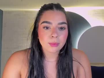 Georginarusso Chaturbate stream image from January 23, 2025