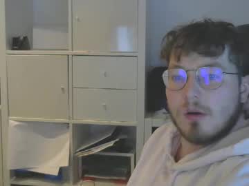 Makemehappy05 Chaturbate stream image from January 23, 2025