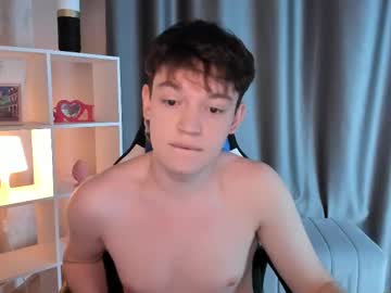 Clydeweaver Chaturbate stream image from January 23, 2025