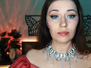 Missbeverlymills Chaturbate stream image from January 23, 2025