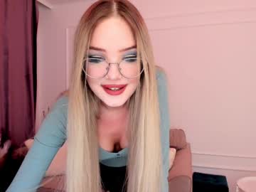 Bloomingheart Chaturbate stream image from January 23, 2025