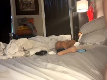 Maxaux Chaturbate stream image from January 23, 2025