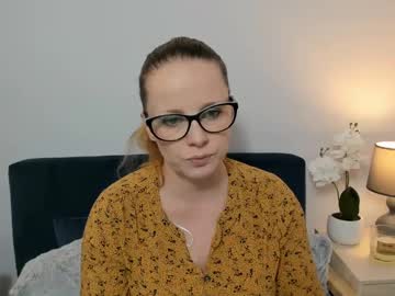 Floweremma Chaturbate stream image from January 23, 2025