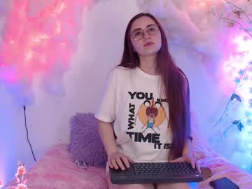 Centaurigirls Chaturbate stream image from January 24, 2025
