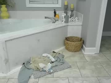 Newtothis1015 Chaturbate stream image from January 24, 2025