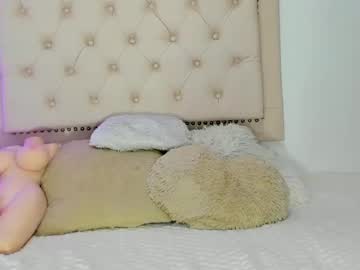 Alicia_Trece Chaturbate stream image from January 24, 2025