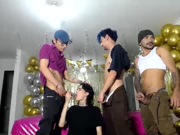 Crismens Chaturbate stream image from January 24, 2025