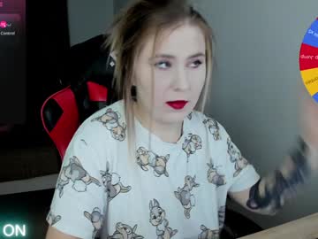 Oliviamunk Chaturbate stream image from January 24, 2025