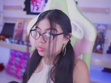 Zoee_0 Chaturbate stream image from January 24, 2025