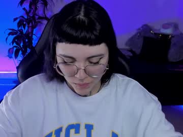 Misscharlottte_18 Chaturbate stream image from January 24, 2025