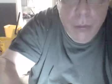 Buddyluvzumore Chaturbate stream image from January 24, 2025