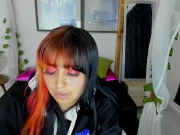 Lussyevans Chaturbate stream image from January 24, 2025