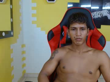 Mau_Elixxx Chaturbate stream image from January 24, 2025