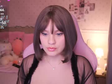 Angelytaxx Chaturbate stream image from January 24, 2025