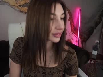 Nicolecrystall Chaturbate stream image from January 24, 2025
