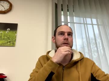 Hornygaren Chaturbate stream image from January 24, 2025