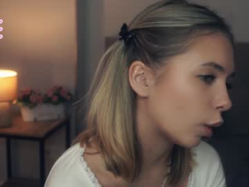 Mildredgarrett Chaturbate stream image from January 24, 2025
