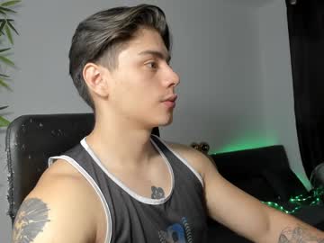 Gio_Russo Chaturbate stream image from January 24, 2025