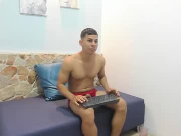 Kevin_Hott19 Chaturbate stream image from January 24, 2025