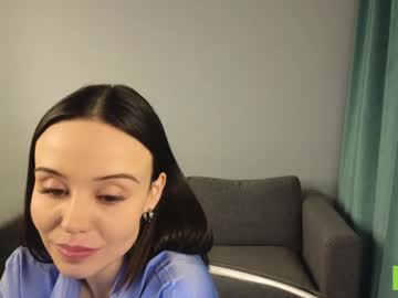 Poppypaws Chaturbate stream image from January 24, 2025