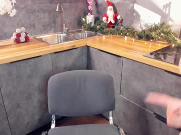 Dominobyfield Chaturbate stream image from January 24, 2025